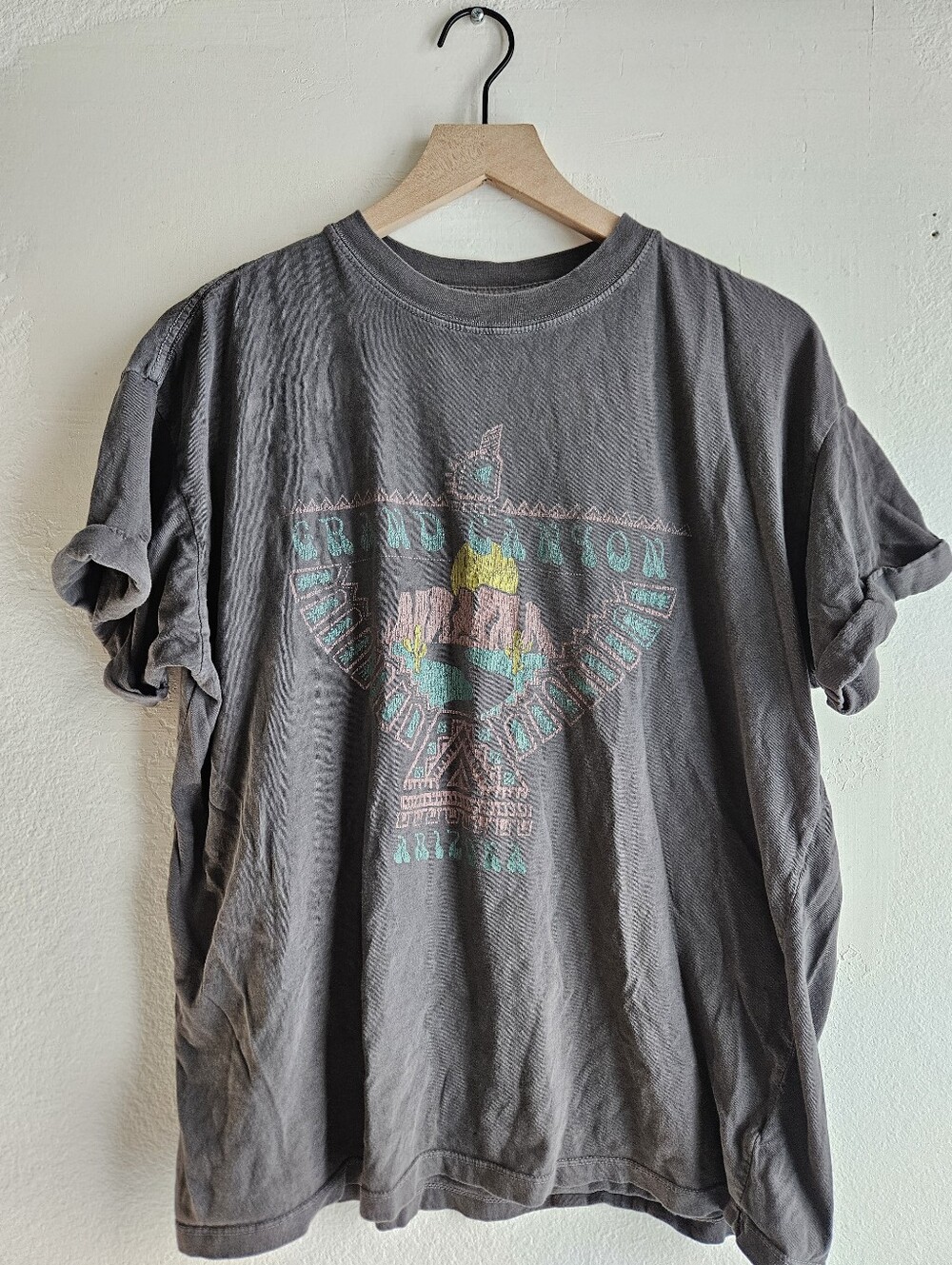 TILLY'S | t-shirt - Picture 1 of 5